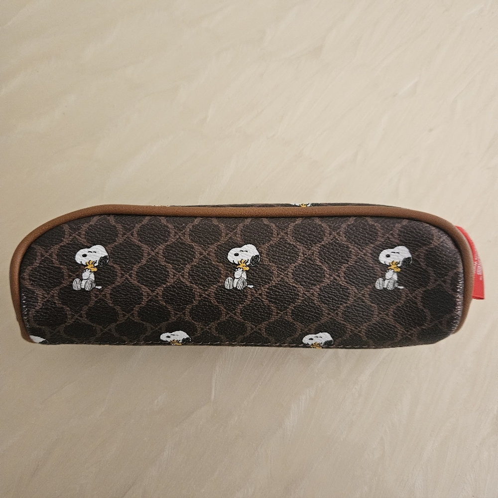 Snoopy Patterned Brown Cosmetic Pouch